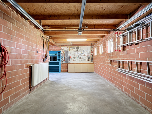 Garage 1.png